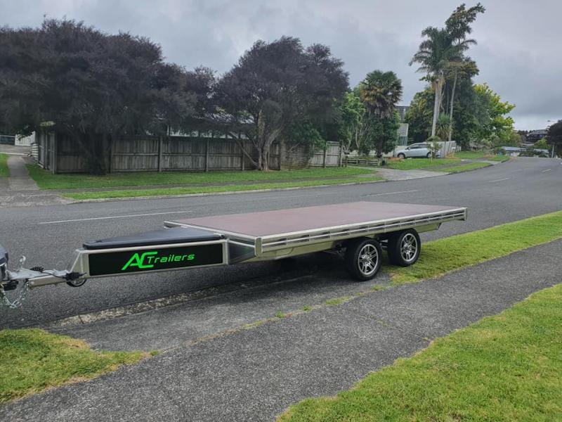 Flat-Deck-Trailer